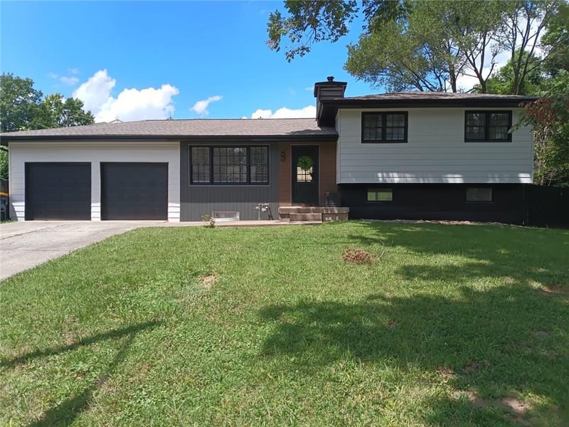 4306 51st St, Kansas City, MO 64119