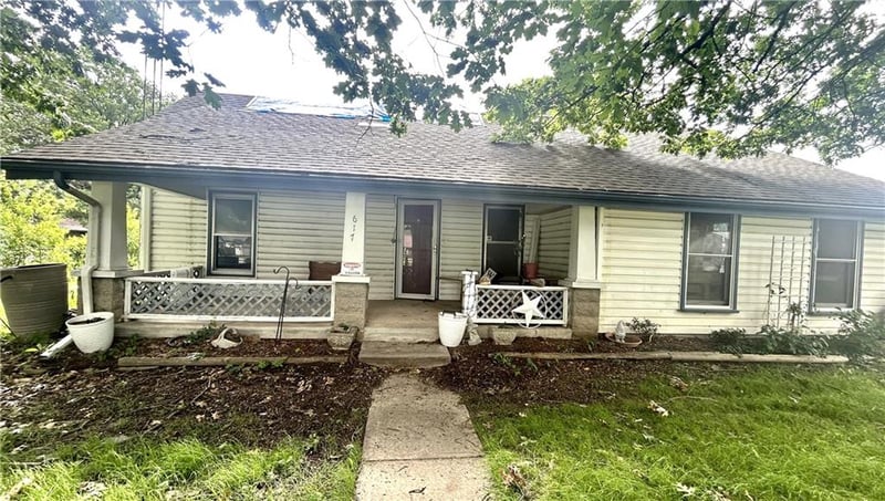 617 Houston St, Adrian, MO 64720