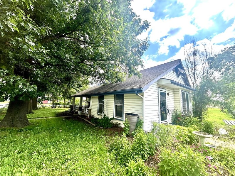 617 Houston St, Adrian, MO 64720