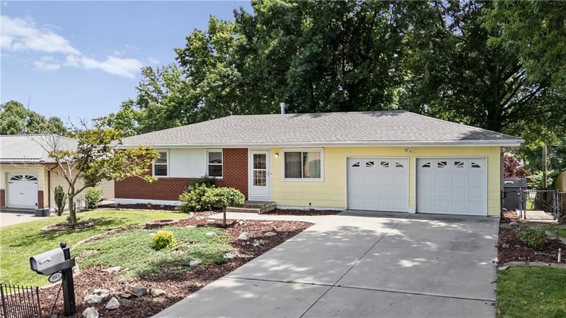 5013 NE 58th St, Kansas City, MO 64119