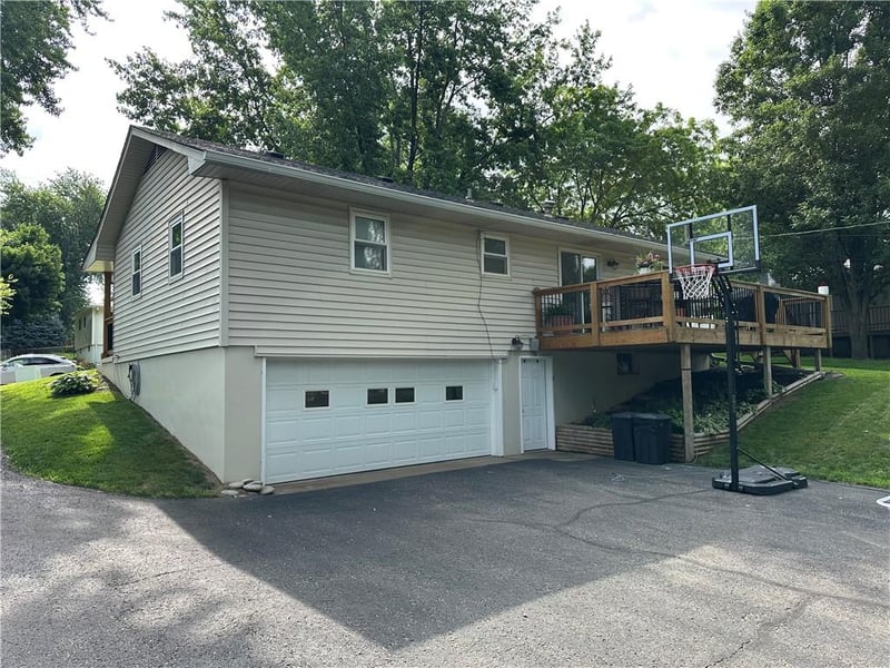 5606 Ripley St, St Joseph, MO 64506