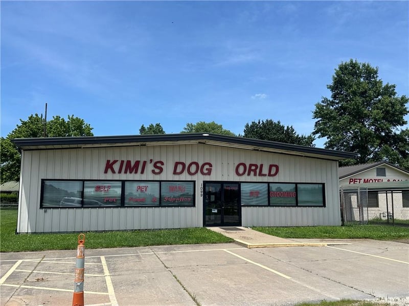 1099 50 Hw, Knob Noster, MO 65336
