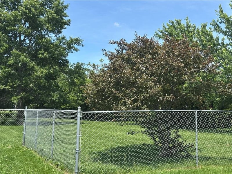 1099 50 Hw, Knob Noster, MO 65336
