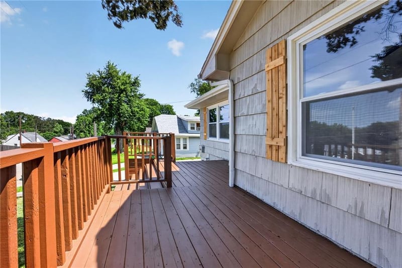1243 Mccoy St, Independence, MO 64055