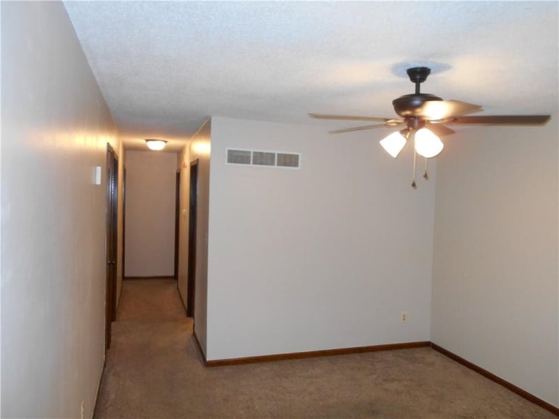 1021-1019 Kiger Rd, Independence, MO 64050