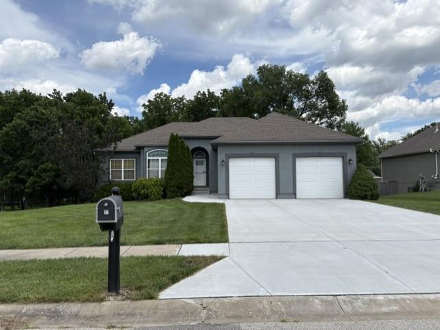15613 White Dr, Belton, MO 64012