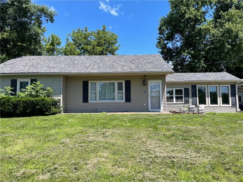 8402 Route C Hw, Cameron, MO 64429