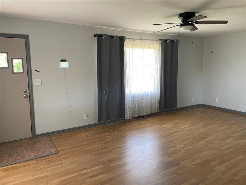 8402 Route C Hw, Cameron, MO 64429