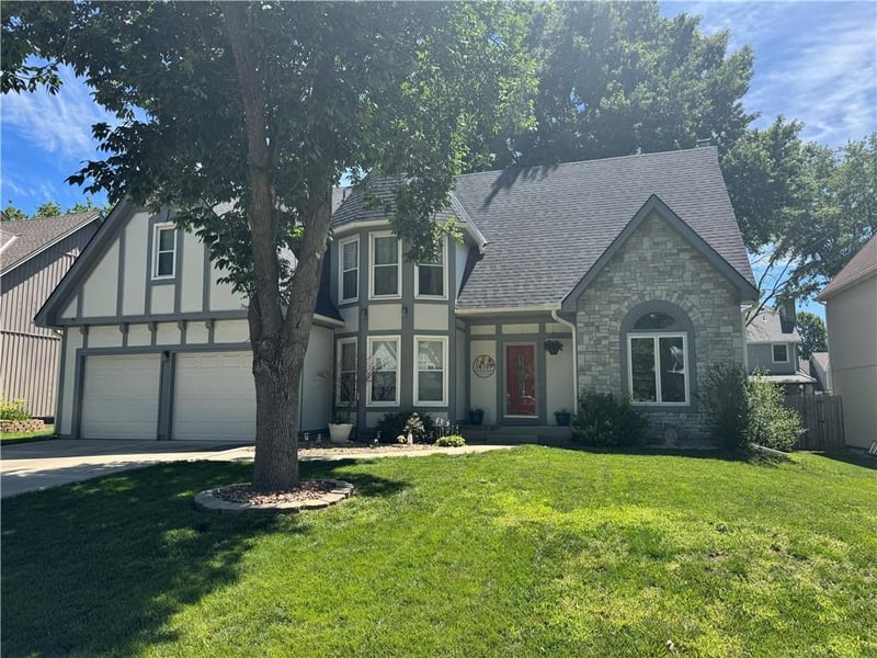 14317 Blackfoot Dr, Olathe, KS 66062
