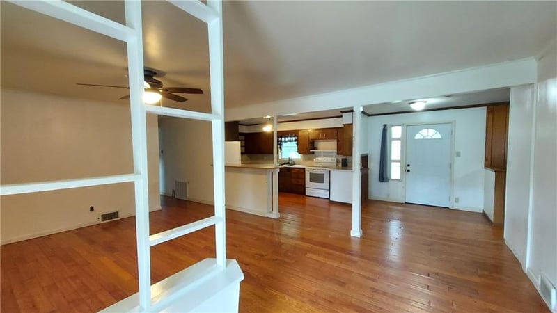 1916 Stilwell St, Pittsburg, KS 66762