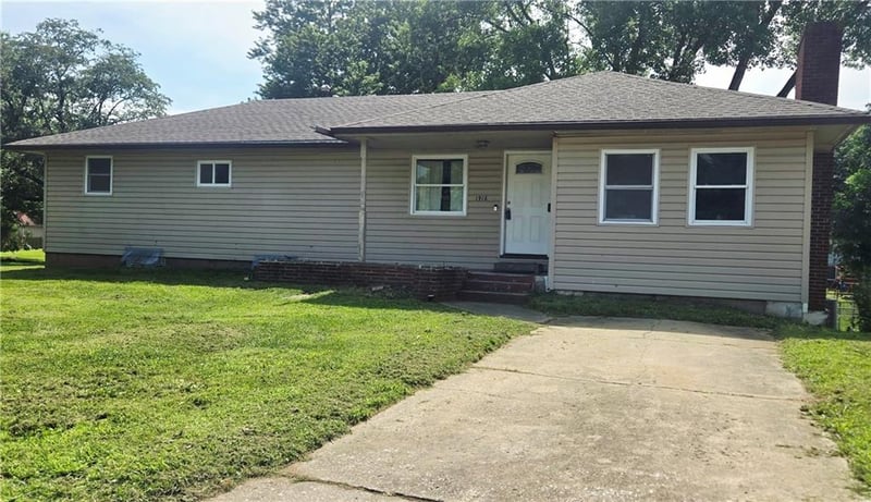 1916 Stilwell St, Pittsburg, KS 66762