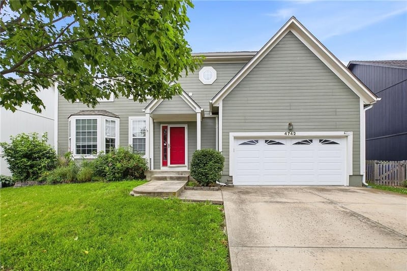 4742 Mund Rd, Shawnee, KS 66218