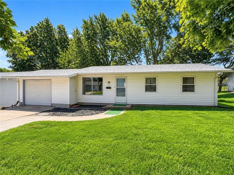 720 Cooper St, Maryville, MO 64468
