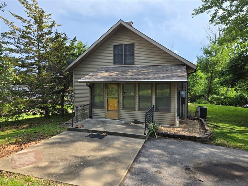 513 Southwest Dr, Warrensburg, MO 64093