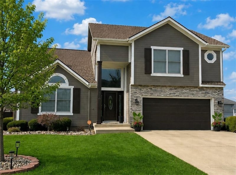 3020 Argonne Ct, Blue Springs, MO 64015