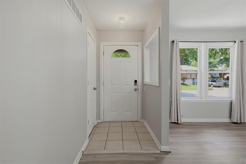 2919 Downey Ave, Independence, MO 64055