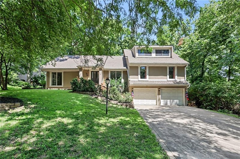 4113 NW Claymont Dr, Kansas City, MO 64116