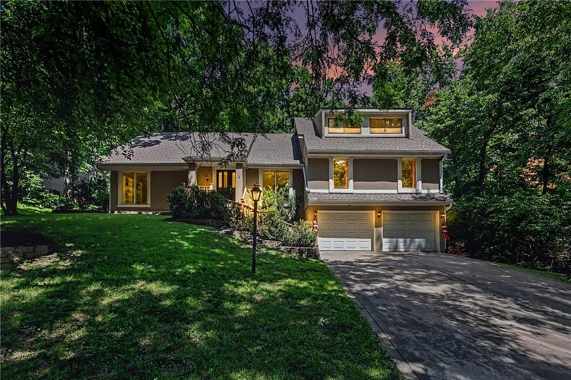 4113 NW Claymont Dr, Kansas City, MO 64116