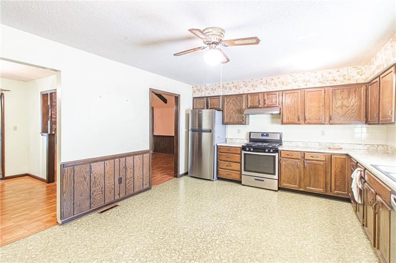 1500 Aztec Ave, Independence, MO 64056
