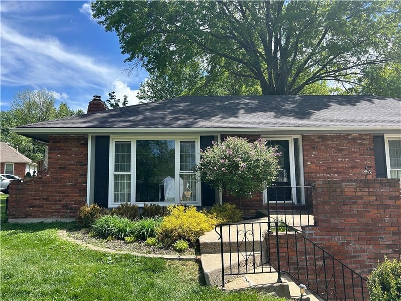 921 Glen Haven Cir, Liberty, MO 64068
