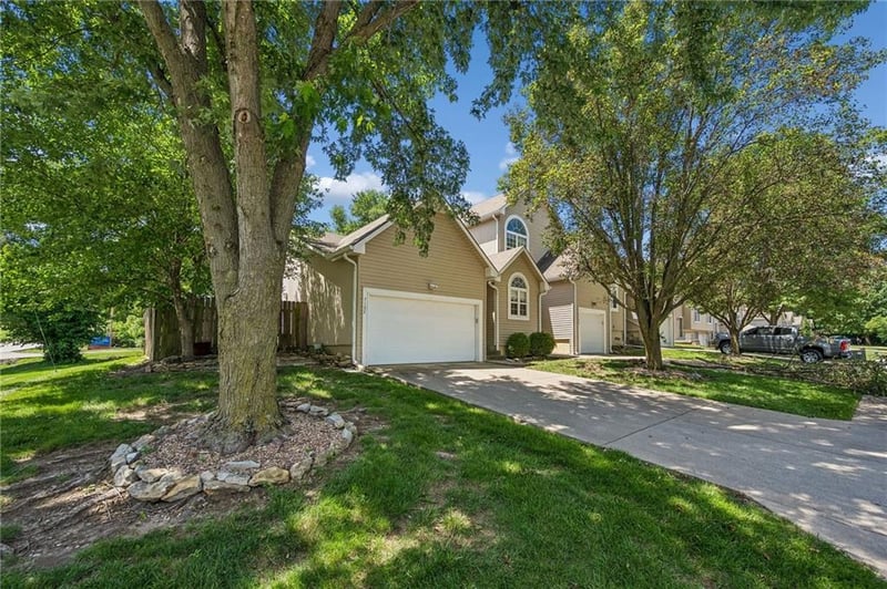7102 Kingston Ct #A, Gladstone, MO 64119