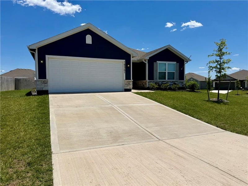 19341 Belford St, Spring Hill, KS 66083