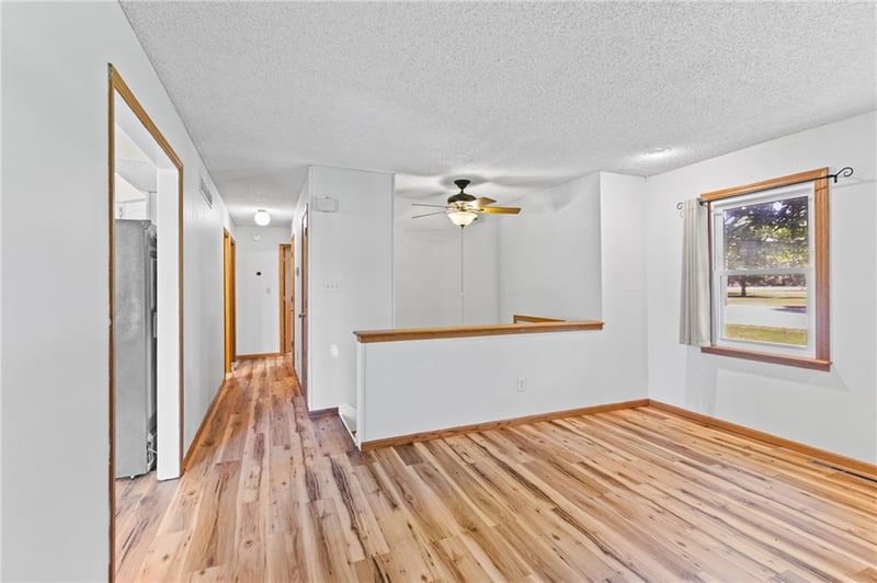 716 Shea St, Burlington, KS 66839