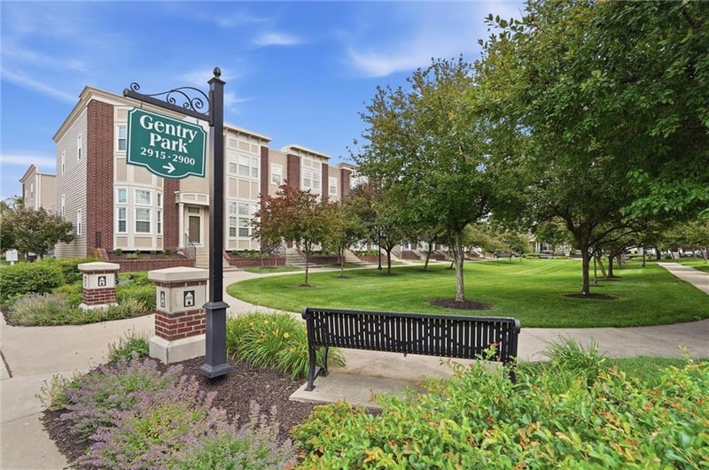 2911 Gentry Park Pw, North Kansas City, MO 64116