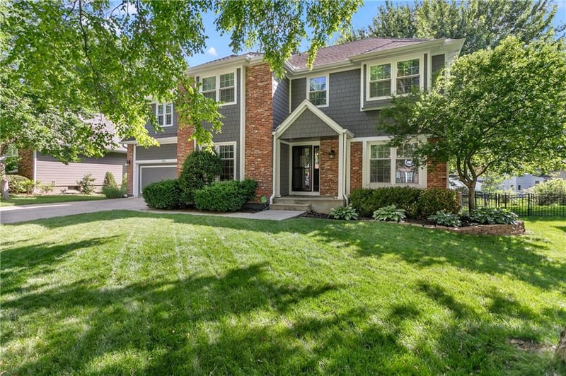 5255 129th Ter, Leawood, KS 66209