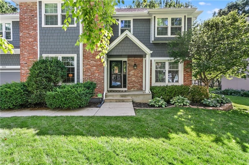 5255 129th Ter, Leawood, KS 66209