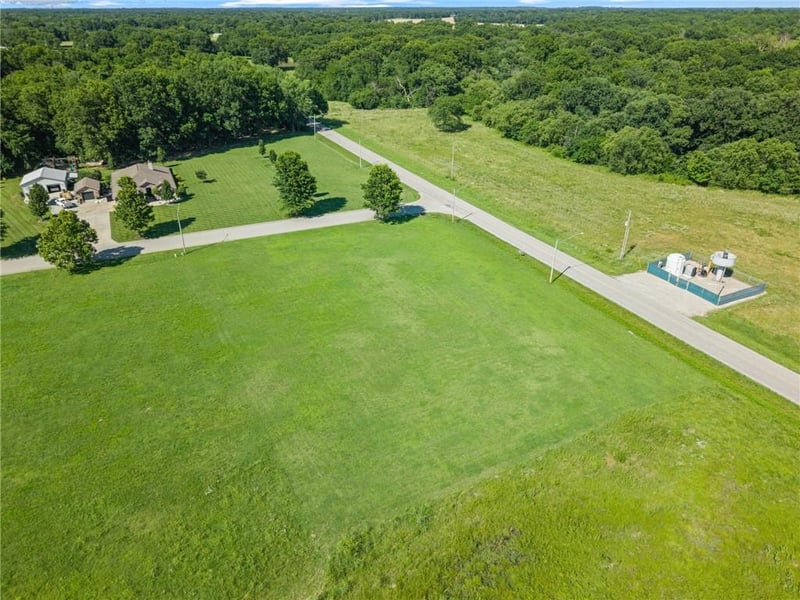 2206 Porter Ln, Pittsburg, KS 66762