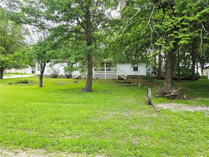 58 Longview Rd, Pleasanton, KS 66075