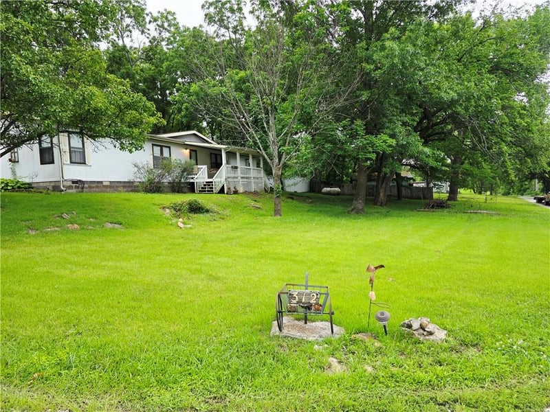 58 Longview Rd, Pleasanton, KS 66075