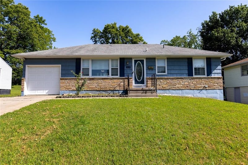 3816 72nd Ter, Kansas City, MO 64132