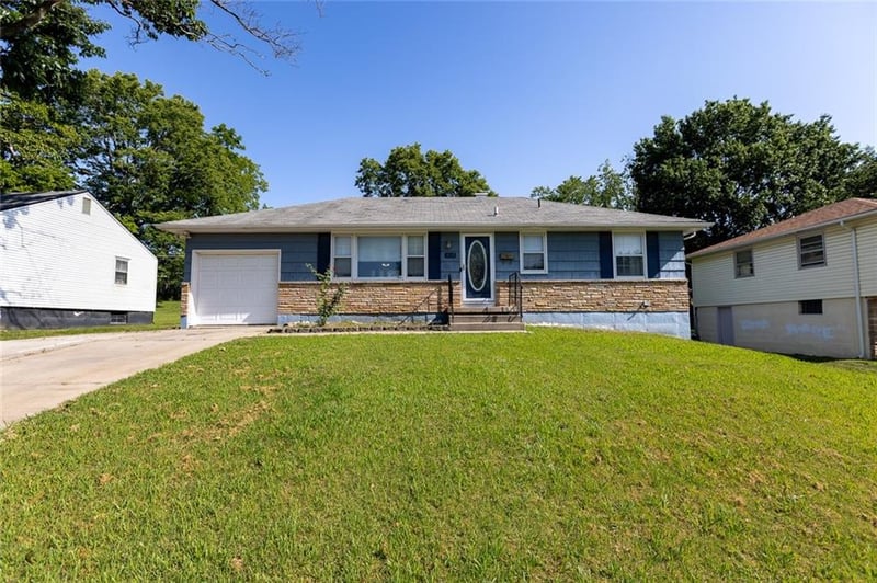 3816 72nd Ter, Kansas City, MO 64132