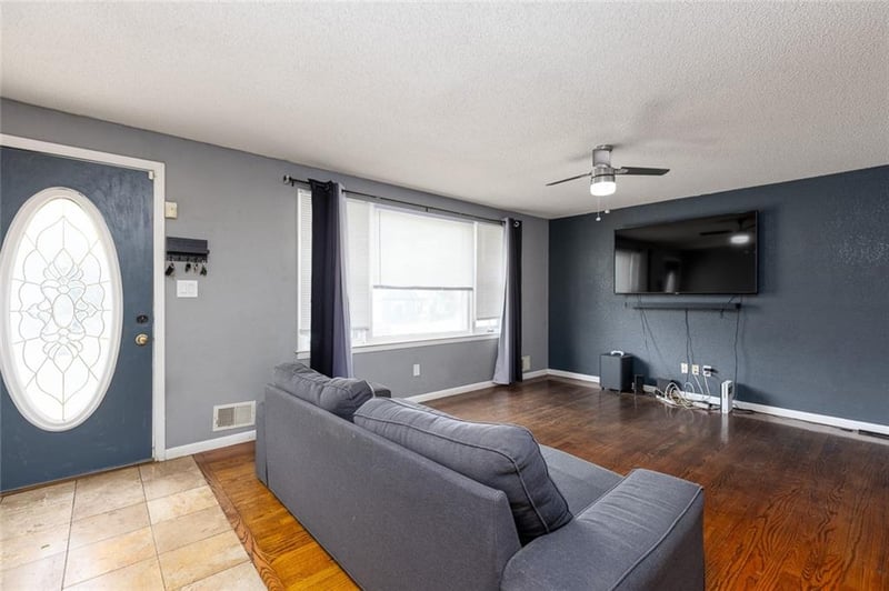 3816 72nd Ter, Kansas City, MO 64132