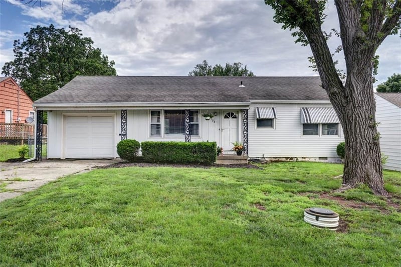 9103 Central St, Kansas City, MO 64114