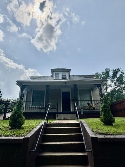 1614 Prospect Ave, St Joseph, MO 64505