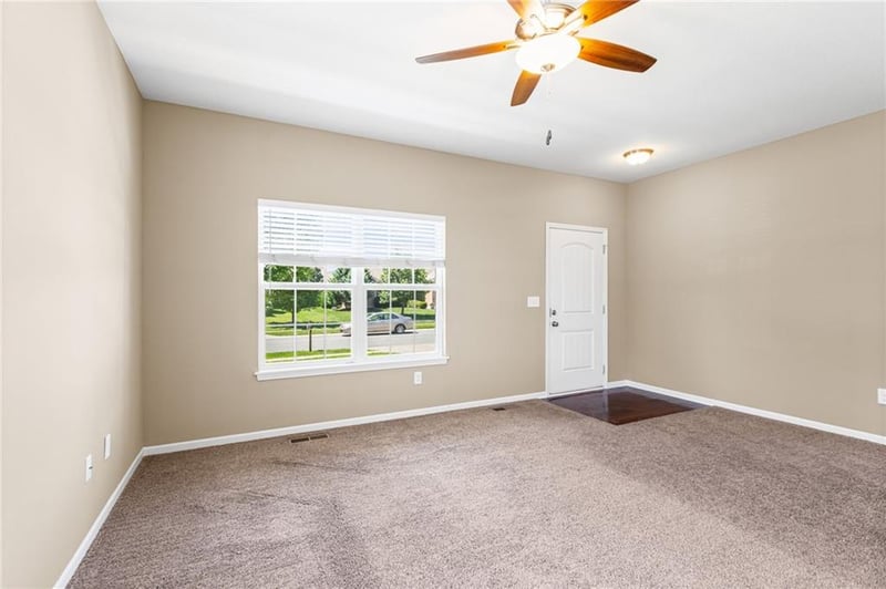 432 Pawnee Ln, Gardner, KS 66030
