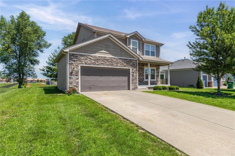 432 Pawnee Ln, Gardner, KS 66030
