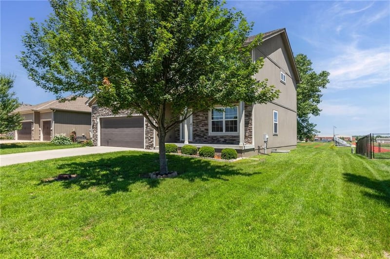 432 Pawnee Ln, Gardner, KS 66030
