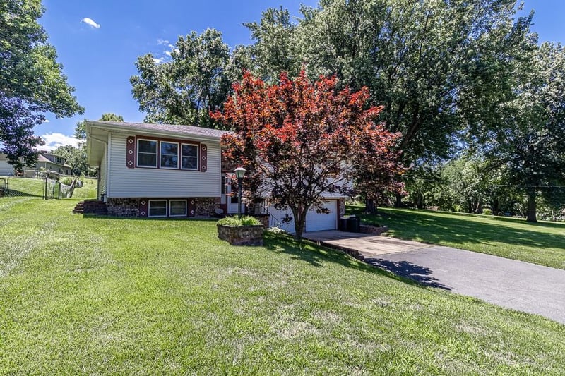 2914 Cronkite Rd, St Joseph, MO 64506