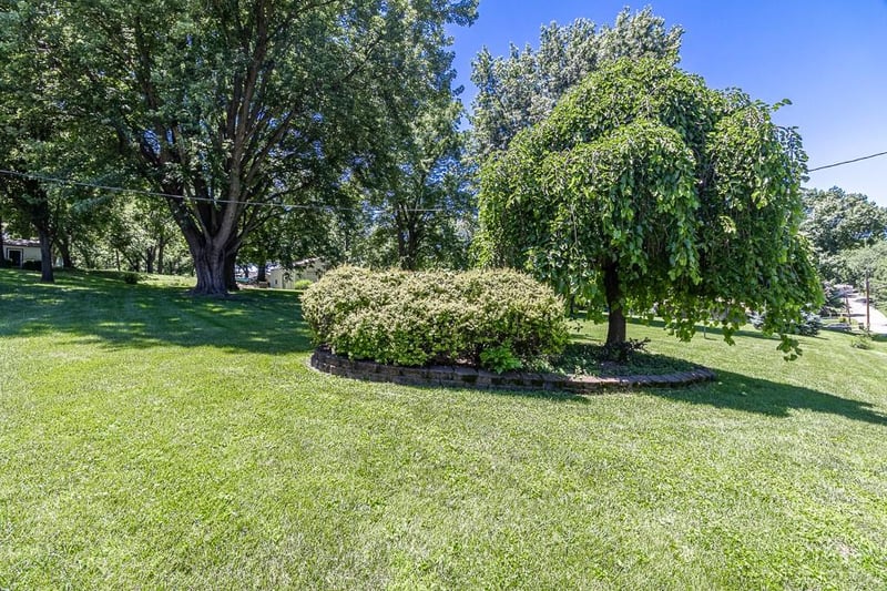 2914 Cronkite Rd, St Joseph, MO 64506