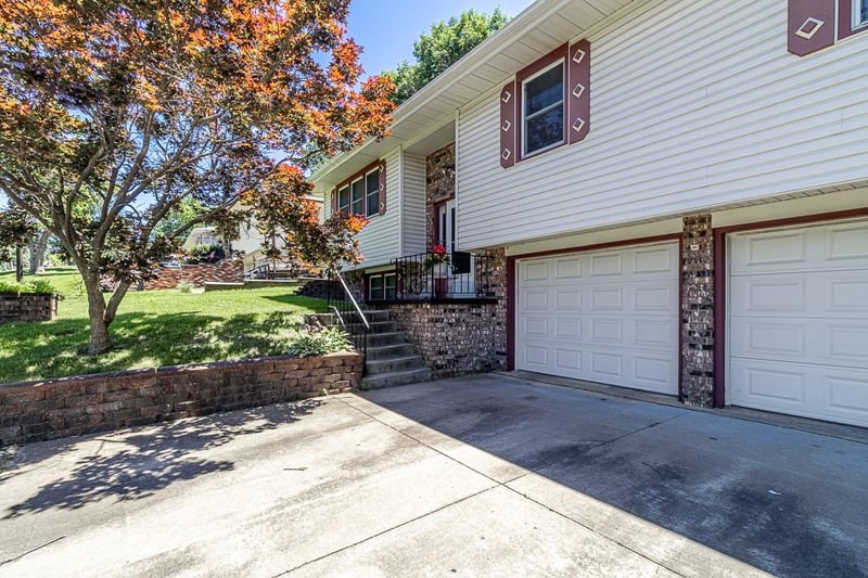 2914 Cronkite Rd, St Joseph, MO 64506