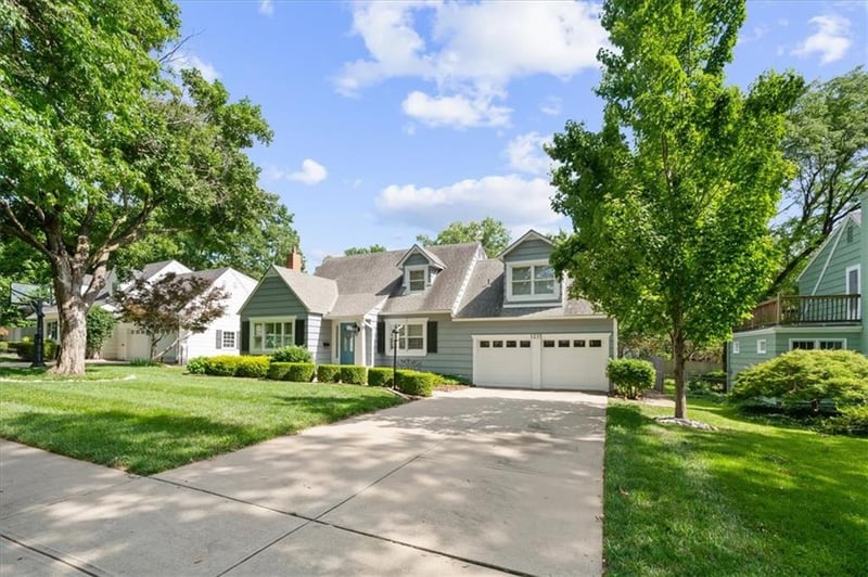 1215 Arno Rd, Kansas City, MO 64113