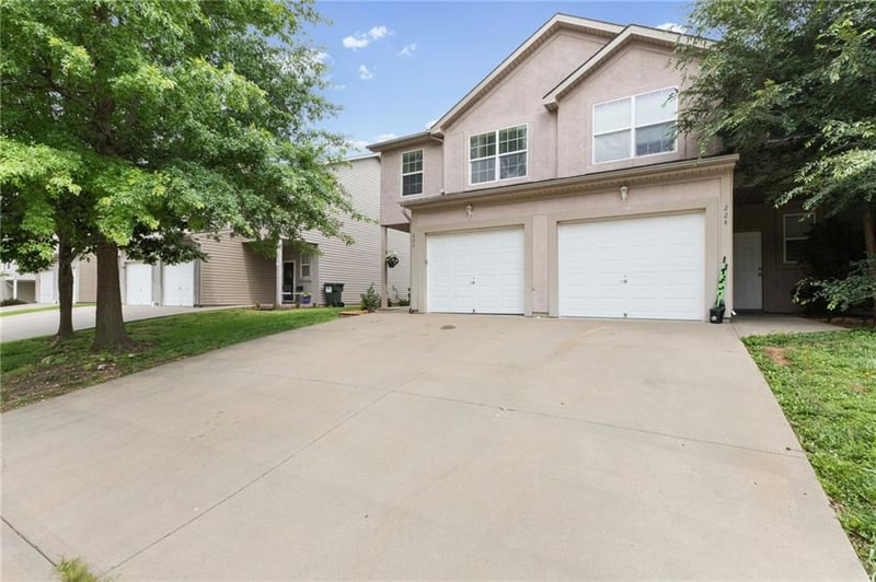 228 4th Ter, Louisburg, KS 66053