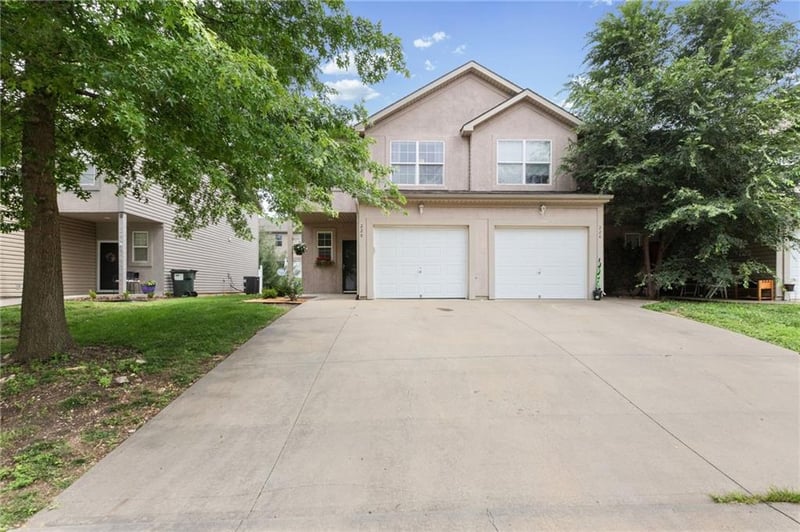 228 4th Ter, Louisburg, KS 66053