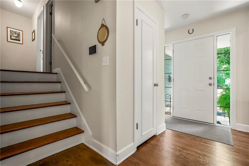 9104 Ensley Ln, Leawood, KS 66206