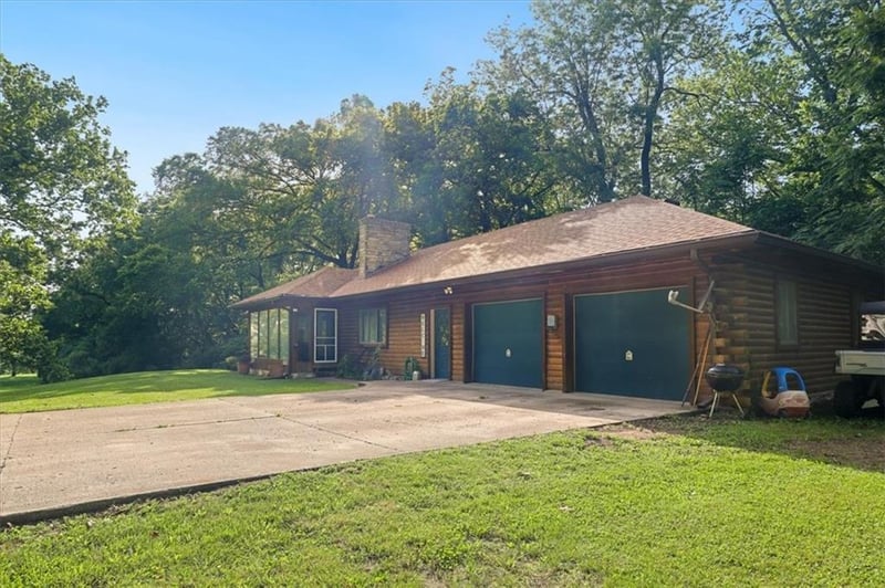 18375 Old Highway Rd, Rushville, MO 64484