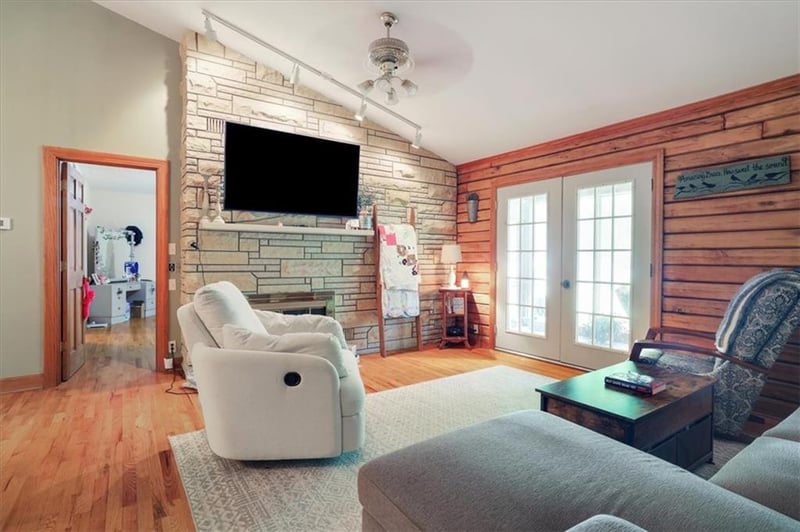 18375 Old Highway Rd, Rushville, MO 64484
